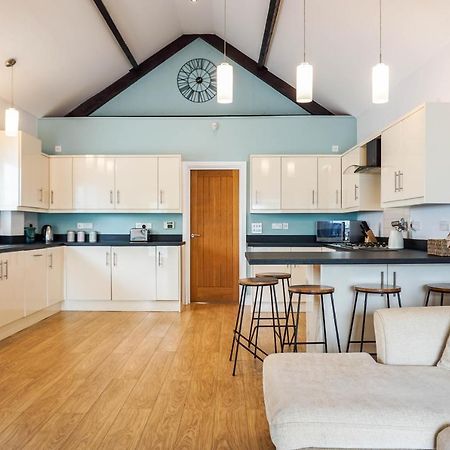 The Beach House - Fully Refurbed March 2024 Oystermouth Exterior photo
